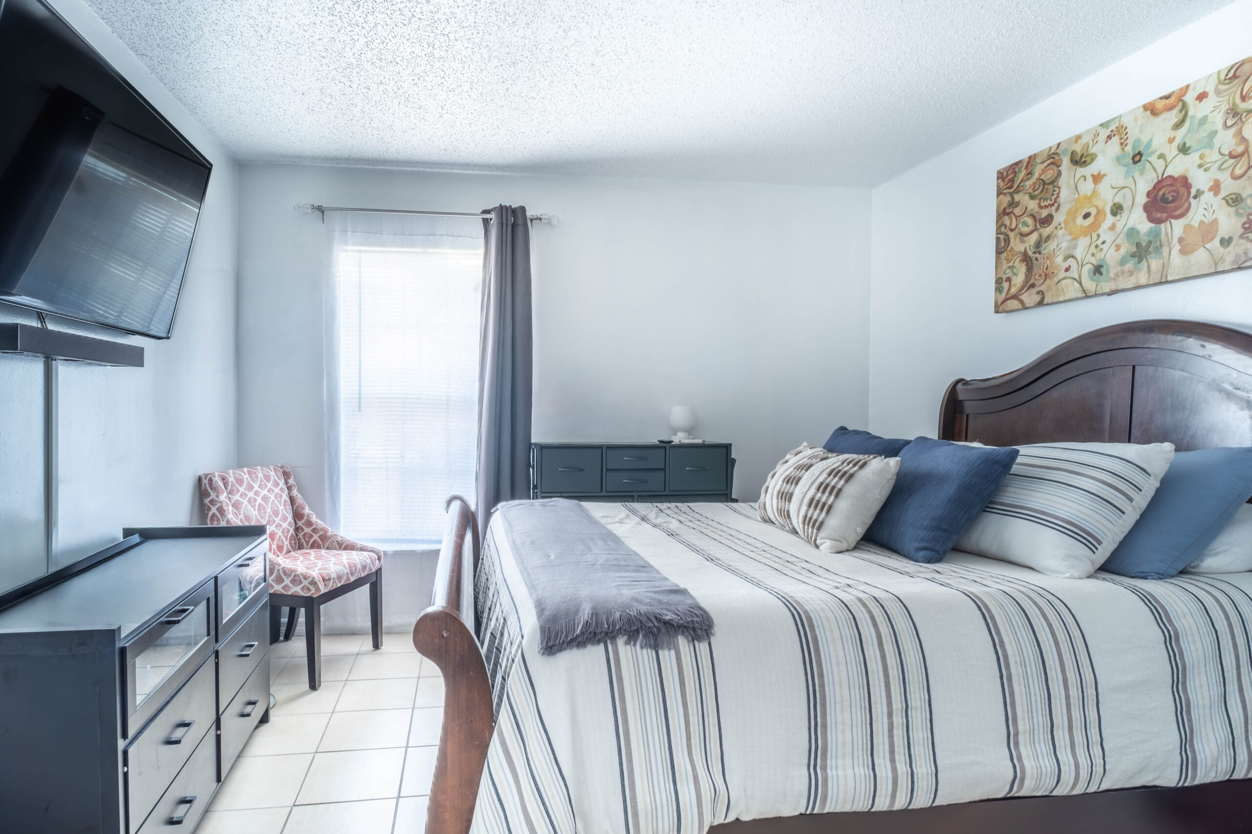 Home model bedroom 2